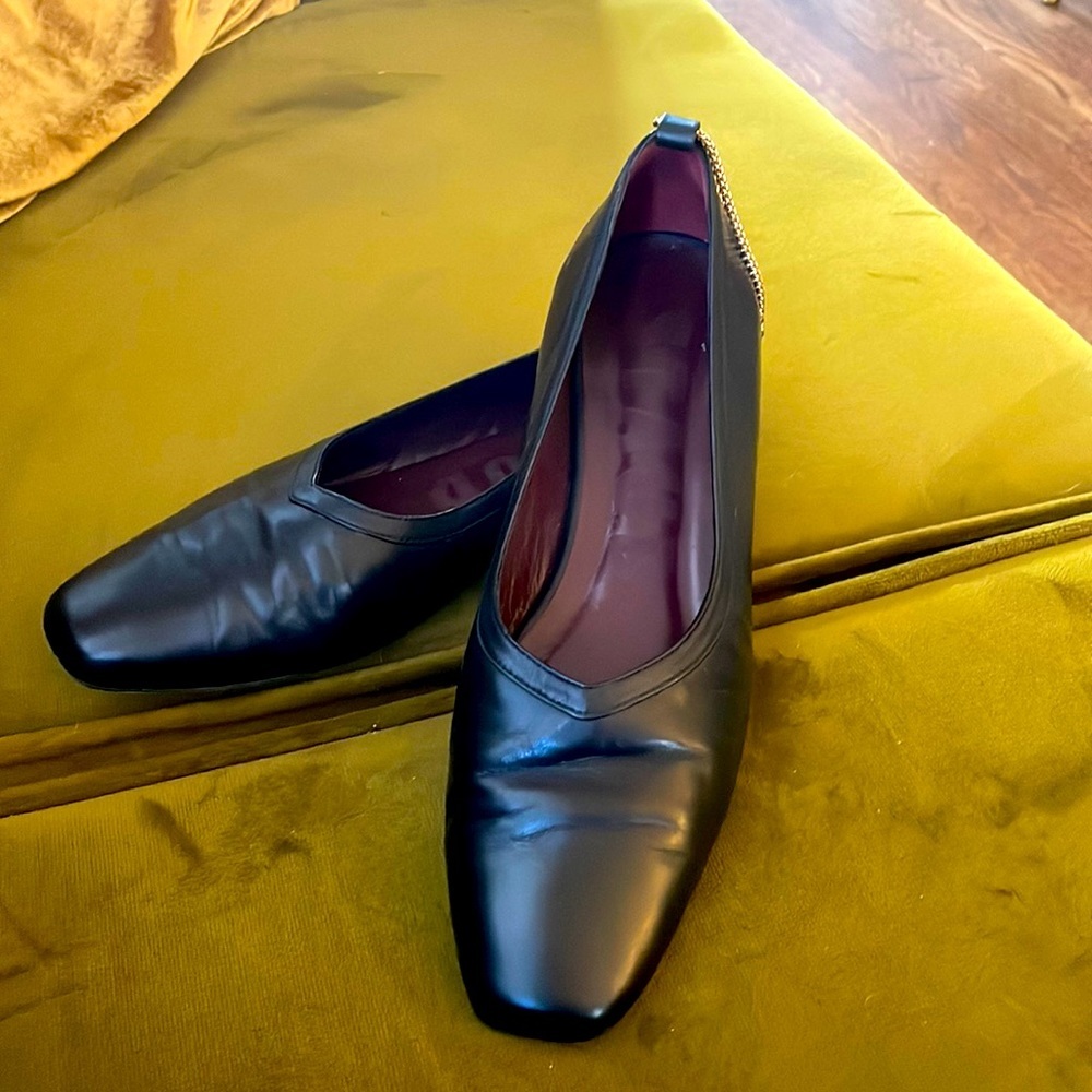 BLACK flats, NWOT. Staud